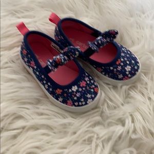 Baby girl toddler size 5 Carter’s floral shoes